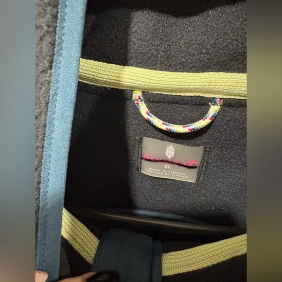 Free People Movement Hit the Slopes Cropped Fleece Vest. - Picture 4 of 5